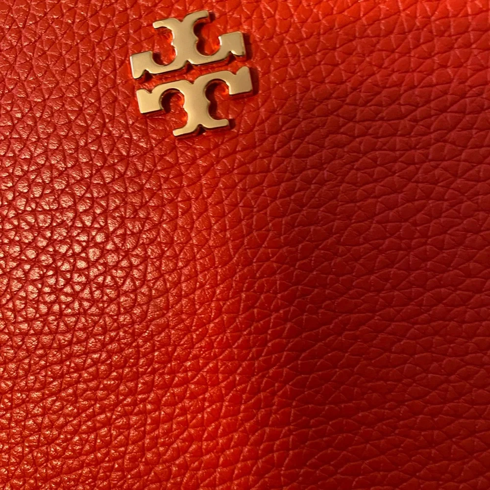 ❤️Flash SALE❤️New Tory Burch Leather Clutch Bag